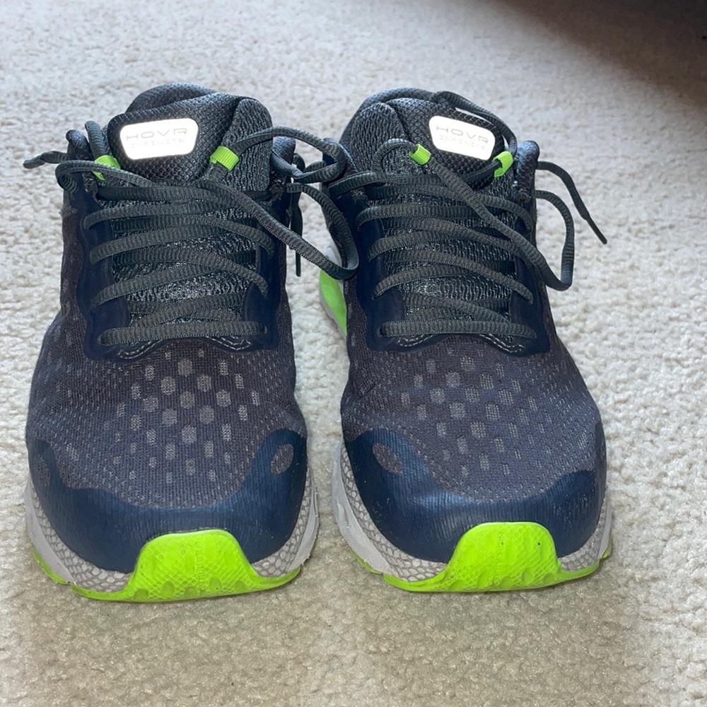 Men’s Under Armour HOVR Infinite Sneakers size 10.5